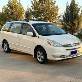 Toyota Sienna 2004