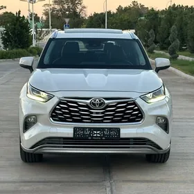 Toyota Highlander 2021