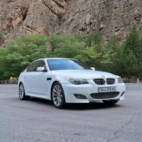 BMW E60 2003