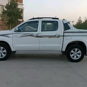 Toyota Hilux 2013