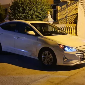 Hyundai Elantra 2020