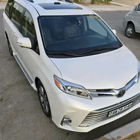 Toyota Sienna 2018