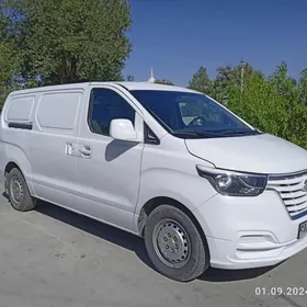 Hyundai H-1 2018