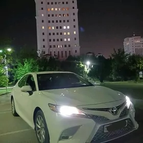 Toyota Camry 2018