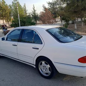 Mercedes-Benz E320 1999