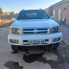 Nissan Pathfinder 2000