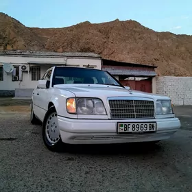 Mercedes-Benz 230E 1989