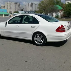 Mercedes-Benz E350 2005