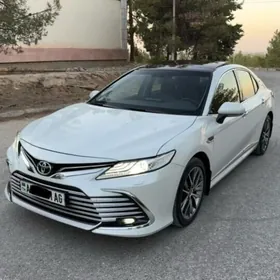 Toyota Camry 2022