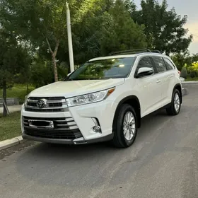 Toyota Highlander 2019