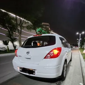 Nissan Versa 2012