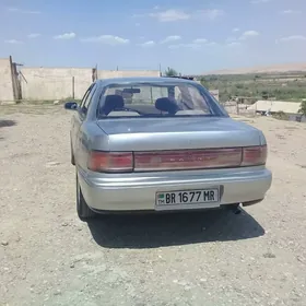 Toyota Camry 1990