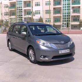 Toyota Sienna 2010