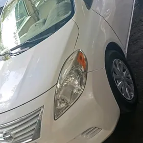 Nissan Versa 2011