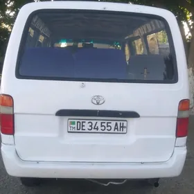 Toyota Hiace 2011