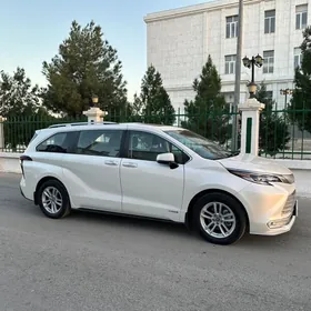 Toyota Sienna 2021