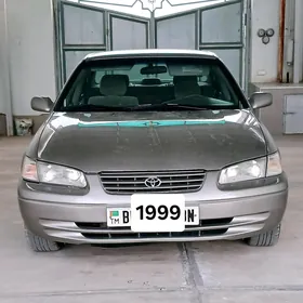 Toyota Camry 1999