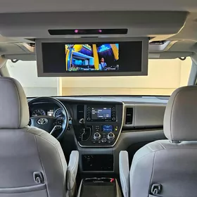 Toyota Sienna 2018