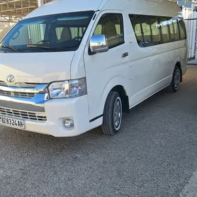 Toyota Hiace 2010