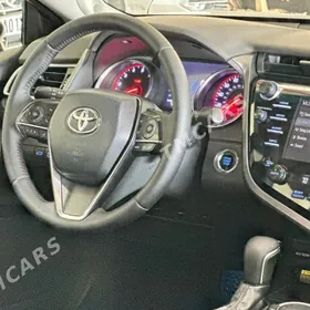 Toyota Camry 2018