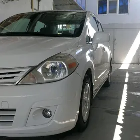 Nissan Versa 2010