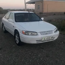 Toyota Camry 2001