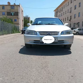 Toyota Camry 2000