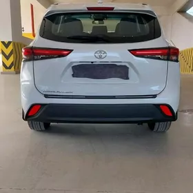 Toyota Highlander 2020