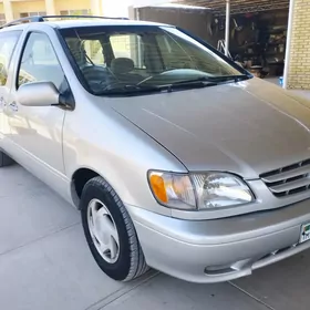 Toyota Sienna 2002