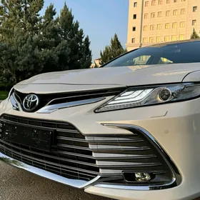 Toyota Camry 2023