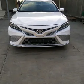 Toyota Camry 2018