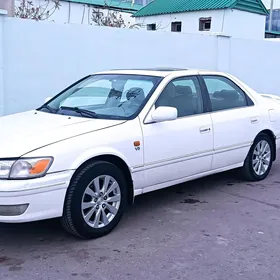 Toyota Camry 2000