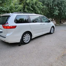 Toyota Sienna 2019