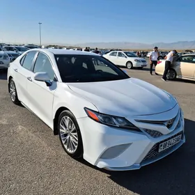 Toyota Camry 2018