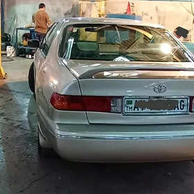 Toyota Camry 2000