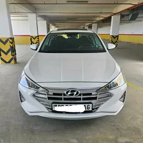 Hyundai Elantra 2020