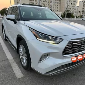 Toyota Highlander 2022