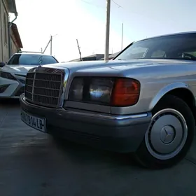 Mercedes-Benz W126 1989