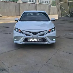 Toyota Camry 2019