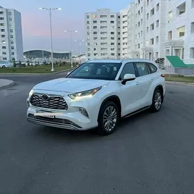 Toyota Highlander 2021