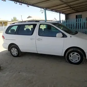 Toyota Sienna 2002