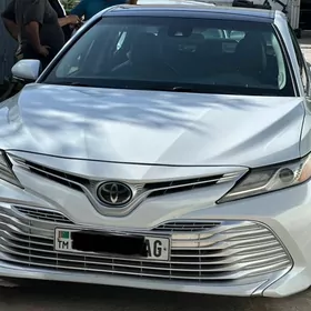 Toyota Camry 2018