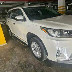 Toyota Highlander 2016