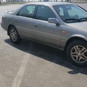 Toyota Camry 2000