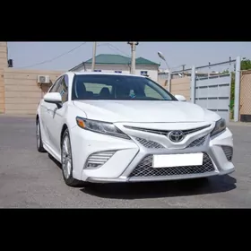 Toyota Camry 2018