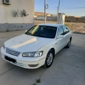 Toyota Camry 2000