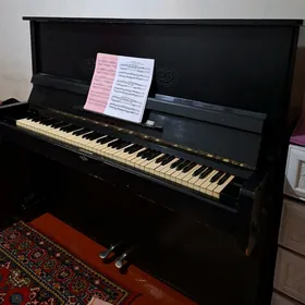 "Саратов" pianino