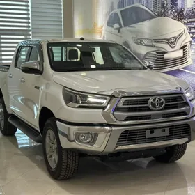 Toyota Hilux 2024