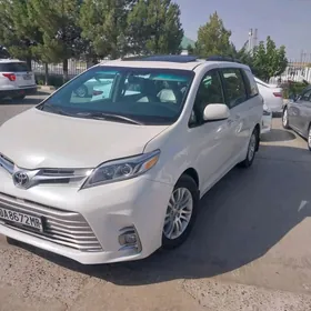 Toyota Sienna 2017