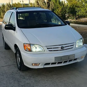 Toyota Sienna 2002